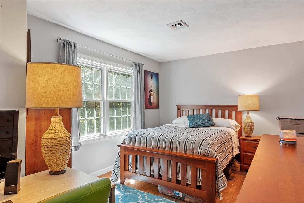 Tewksbury, Massachusetts 01876, United States, 2 Bedrooms Bedrooms, ,2 BathroomsBathrooms,Residential,Active,159891