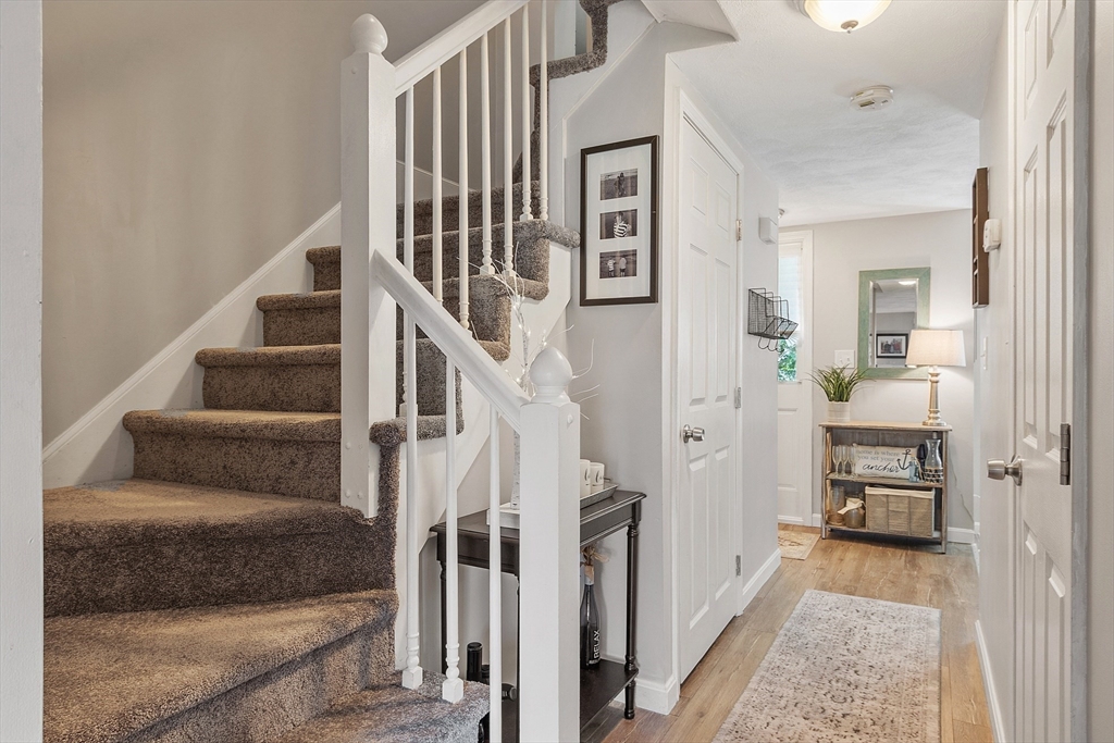 Tewksbury, Massachusetts 01876, United States, 2 Bedrooms Bedrooms, ,2 BathroomsBathrooms,Residential,Active,159891