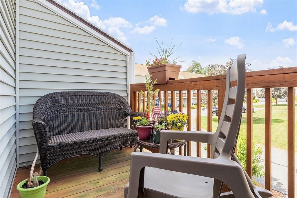 Tewksbury, Massachusetts 01876, United States, 2 Bedrooms Bedrooms, ,2 BathroomsBathrooms,Residential,Active,159891