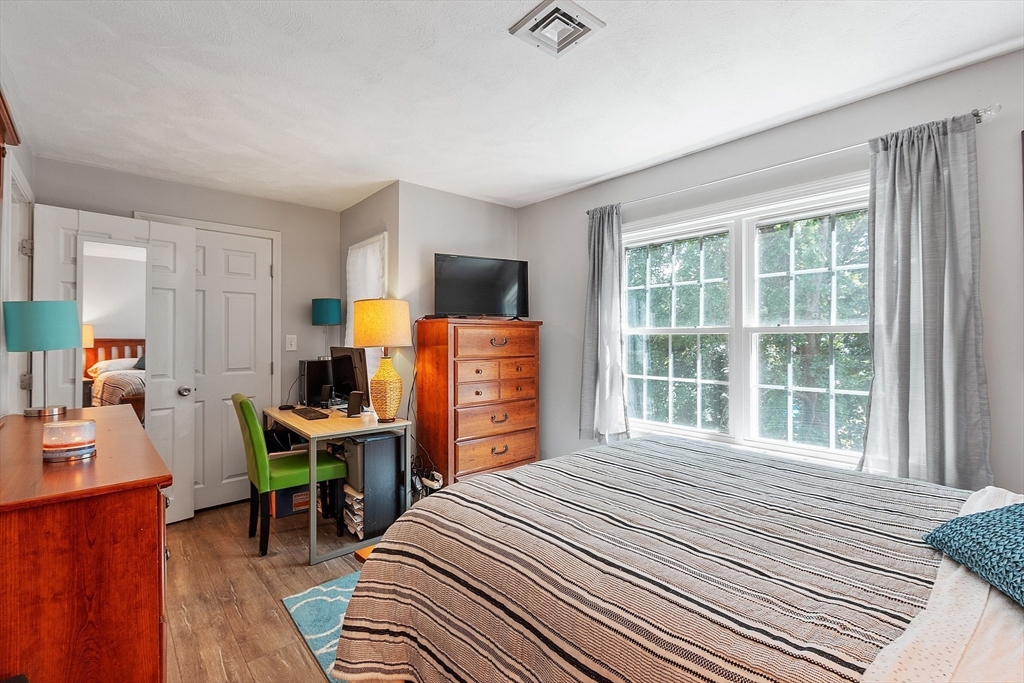 Tewksbury, Massachusetts 01876, United States, 2 Bedrooms Bedrooms, ,2 BathroomsBathrooms,Residential,Active,159891