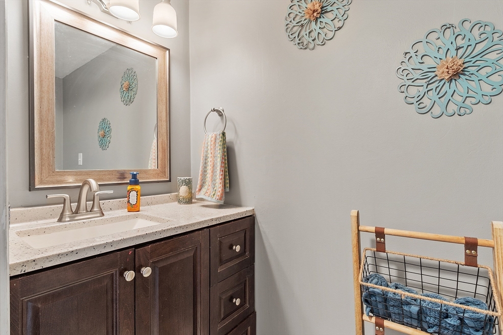 Tewksbury, Massachusetts 01876, United States, 2 Bedrooms Bedrooms, ,2 BathroomsBathrooms,Residential,Active,159891