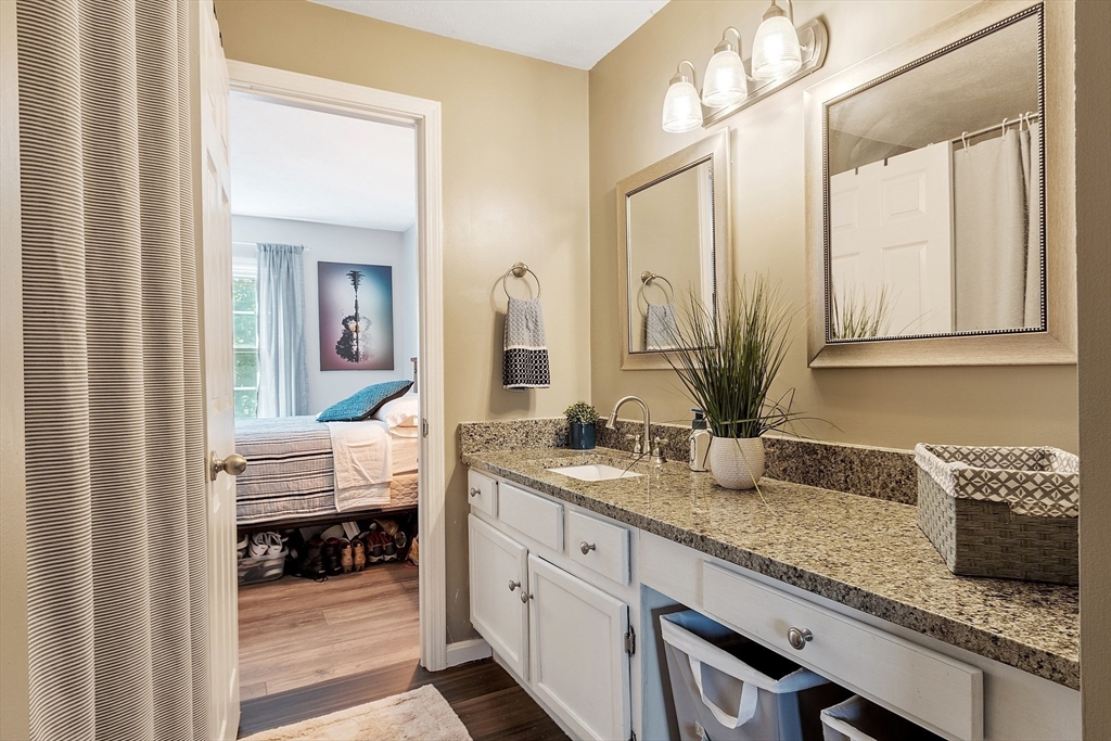 Tewksbury, Massachusetts 01876, United States, 2 Bedrooms Bedrooms, ,2 BathroomsBathrooms,Residential,Active,159891