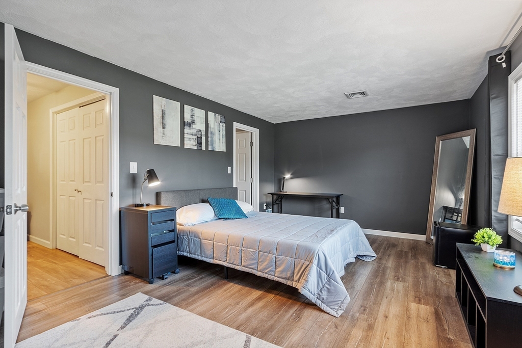 Tewksbury, Massachusetts 01876, United States, 2 Bedrooms Bedrooms, ,2 BathroomsBathrooms,Residential,Active,159891