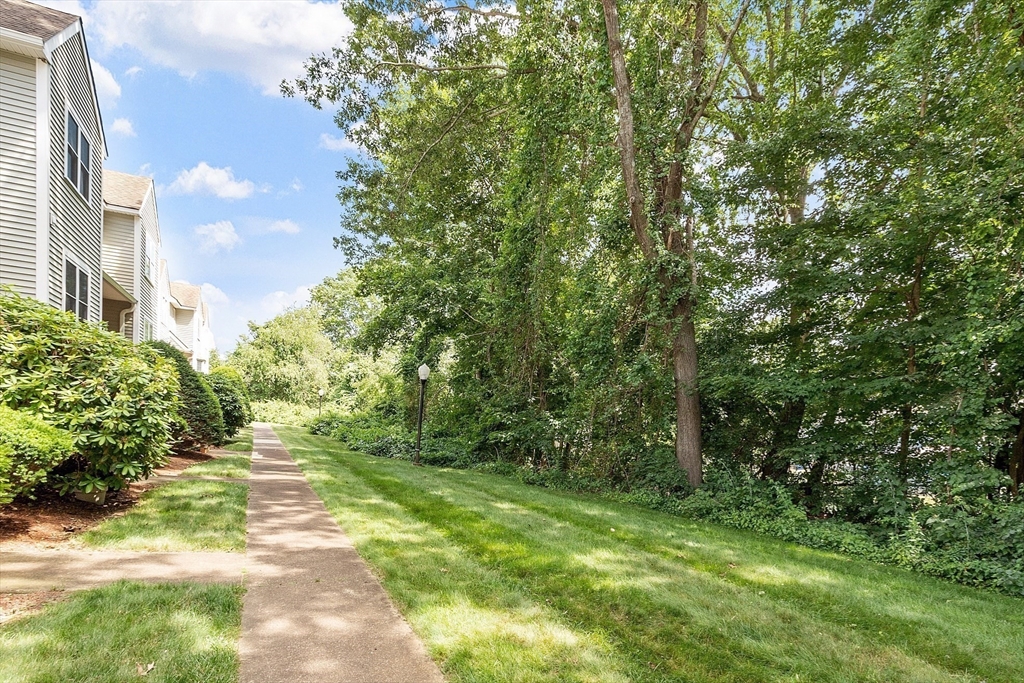 Tewksbury, Massachusetts 01876, United States, 2 Bedrooms Bedrooms, ,2 BathroomsBathrooms,Residential,Active,159891