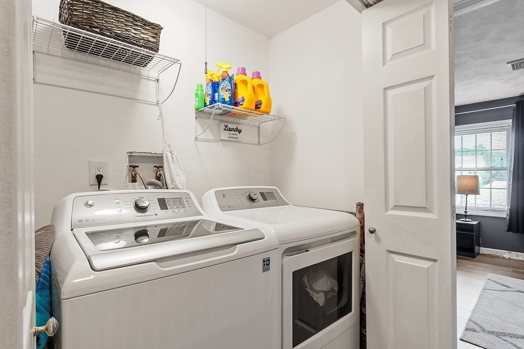 Tewksbury, Massachusetts 01876, United States, 2 Bedrooms Bedrooms, ,2 BathroomsBathrooms,Residential,Active,159891