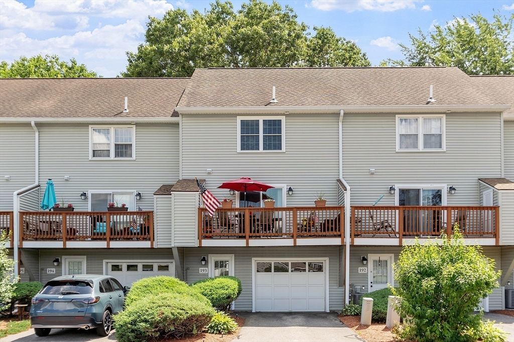 Tewksbury, Massachusetts 01876, United States, 2 Bedrooms Bedrooms, ,2 BathroomsBathrooms,Residential,Active,159891