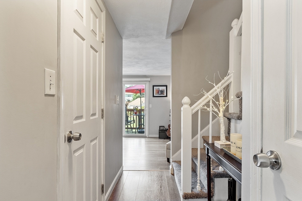 Tewksbury, Massachusetts 01876, United States, 2 Bedrooms Bedrooms, ,2 BathroomsBathrooms,Residential,Active,159891