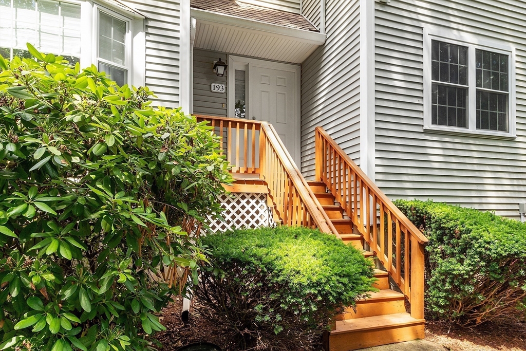 Tewksbury, Massachusetts 01876, United States, 2 Bedrooms Bedrooms, ,2 BathroomsBathrooms,Residential,Active,159891