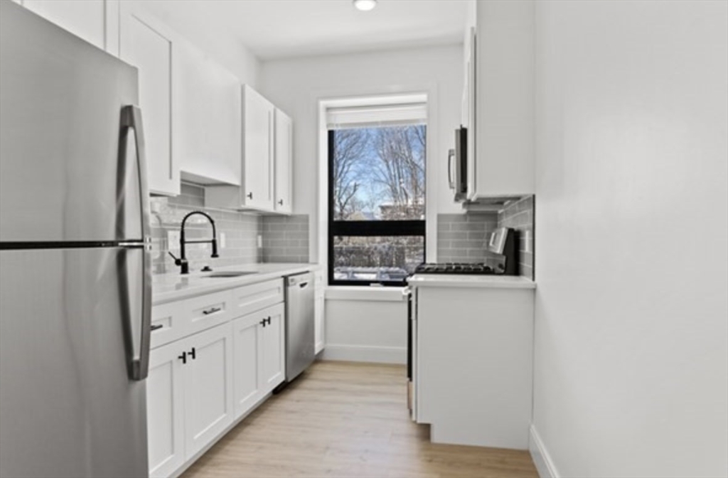 Click for 1137 Washington ST #4A, Boston, MA slideshow