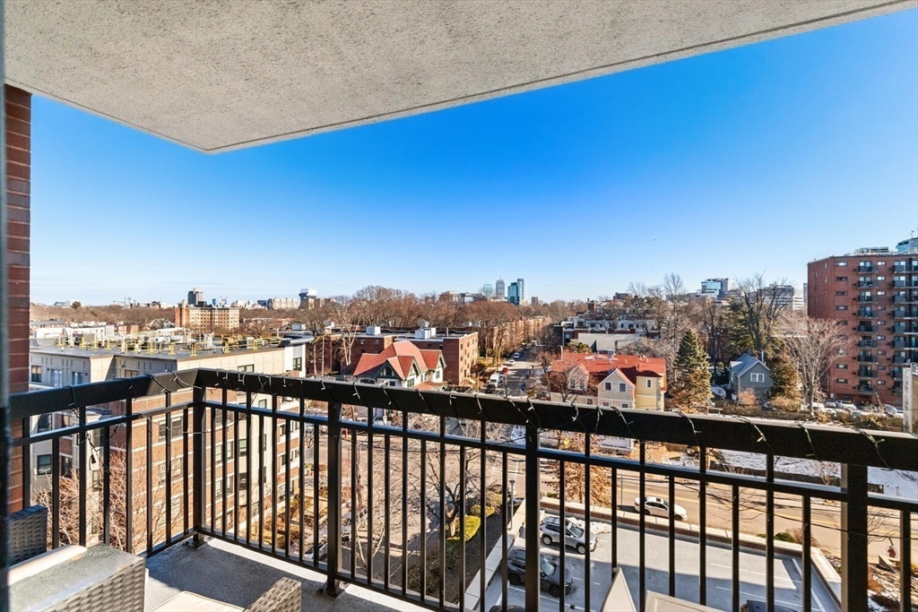 50 Longwood Ave 712
