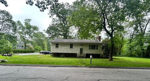 58 Summer Hill Rd Maynard MA 01754