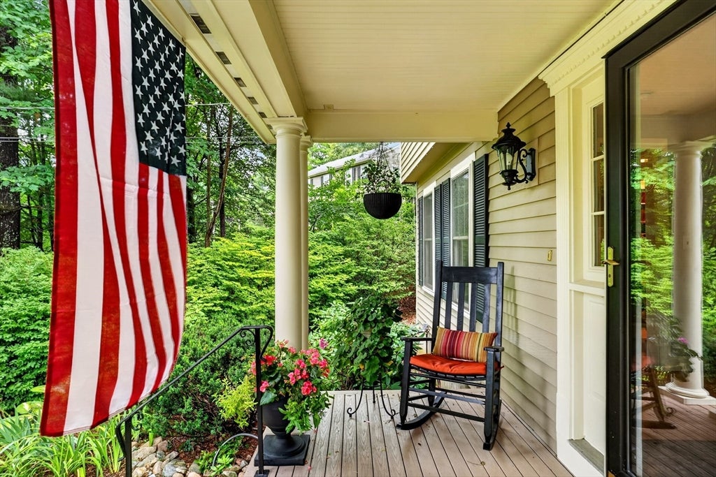 20 Chickadee Dr