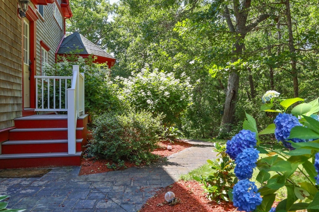 9 Horseshoe Bend Way