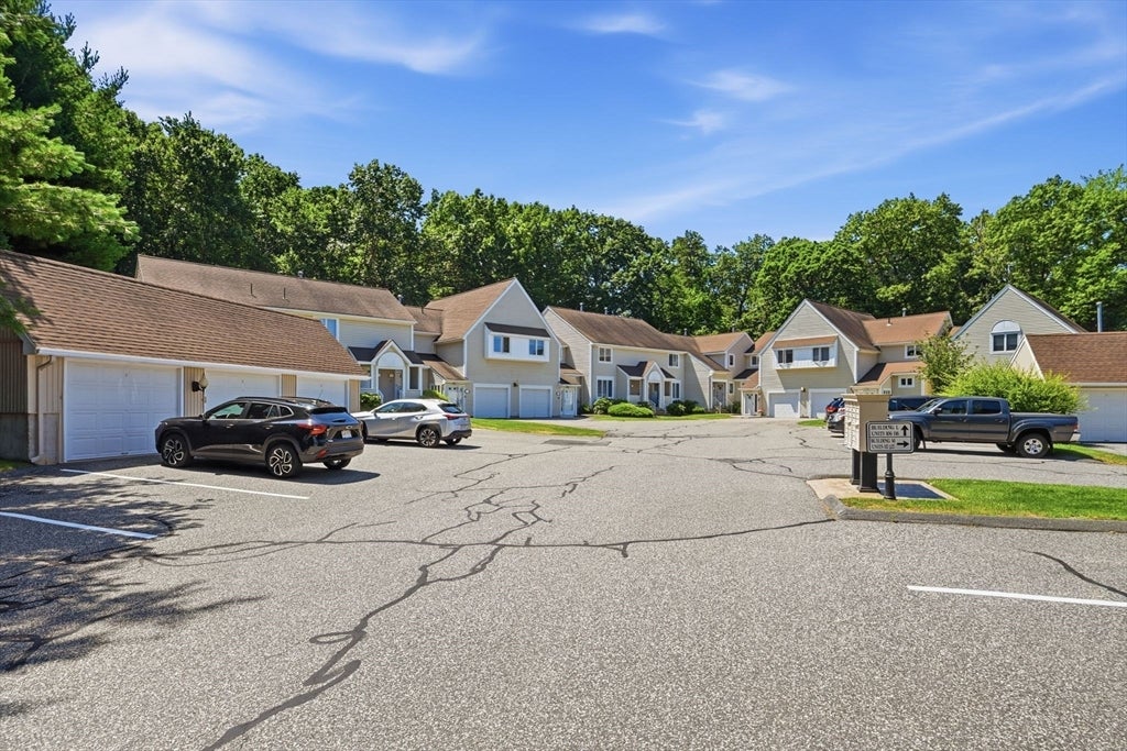 2205 Boston Rd L109