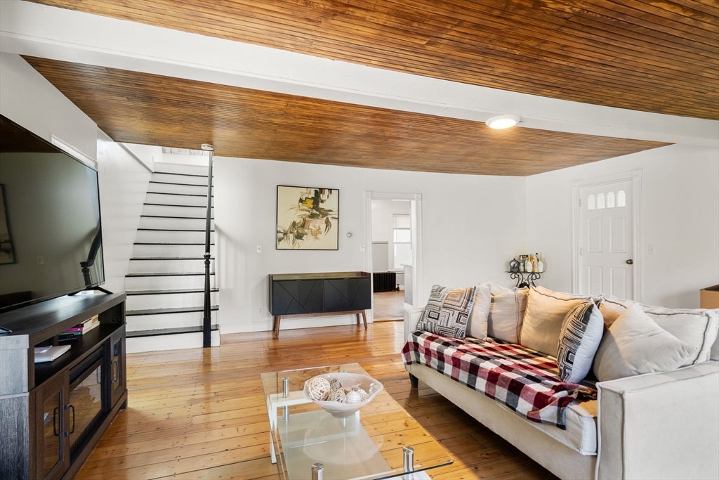 13 Highland Rd, Middleton MA 01949
