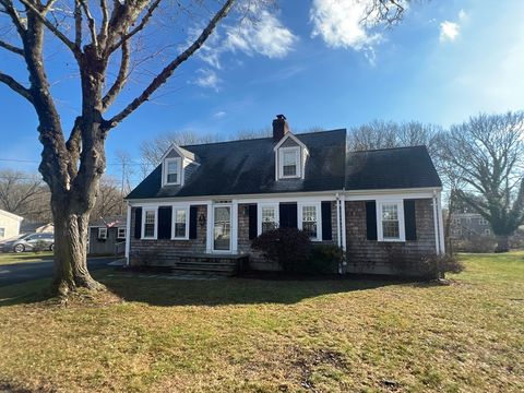 44 Arrowhead Ln Dartmouth MA 02748