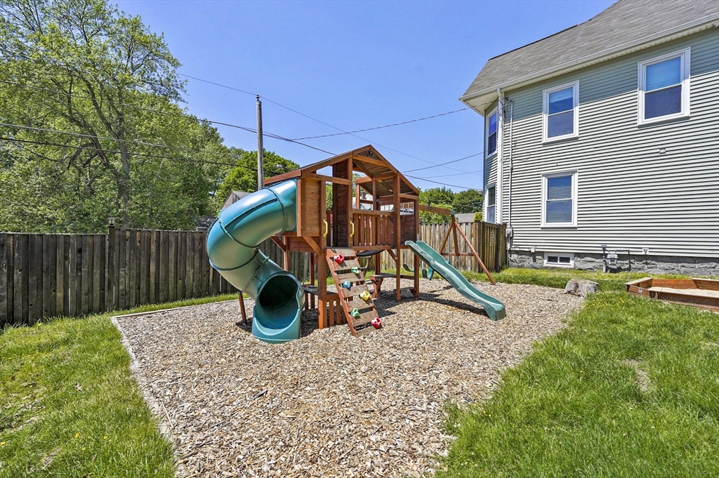 250 Wentworth Avenue