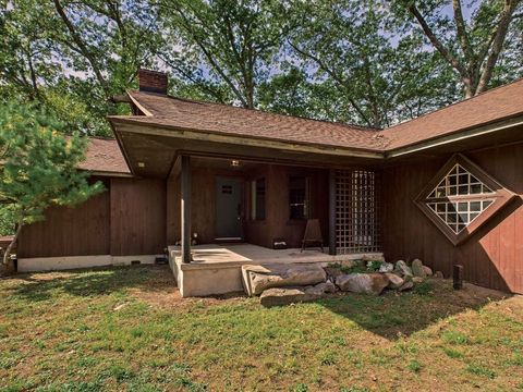 81 Bartlett St Chelmsford MA 01824