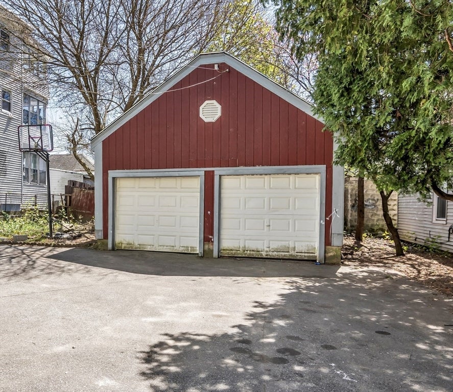 69 Lilley Ave