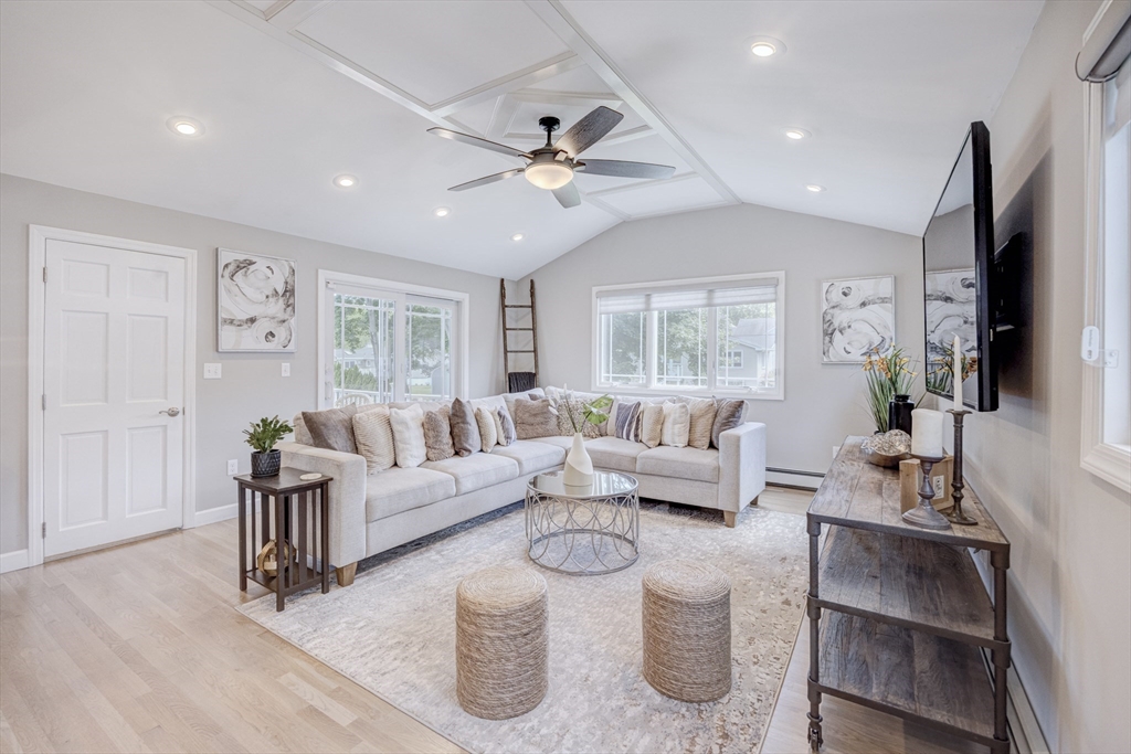 131 Woodbine Cir