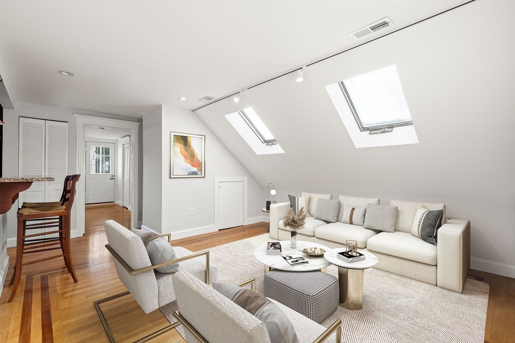 52 Metropolitan Ave 3