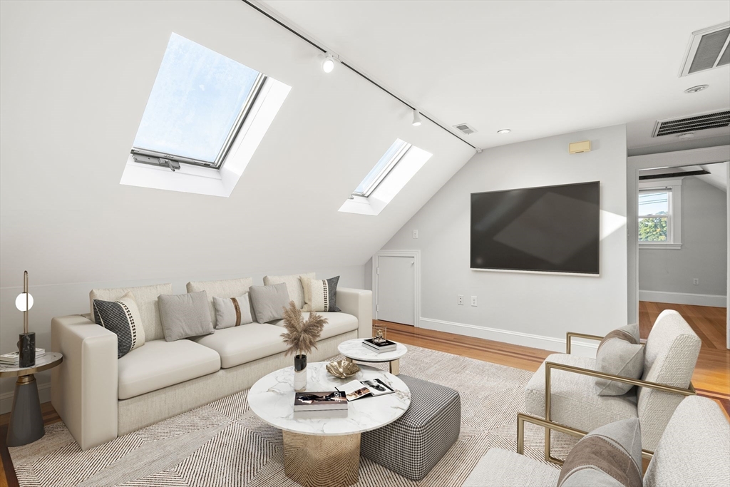 52 Metropolitan Ave 3