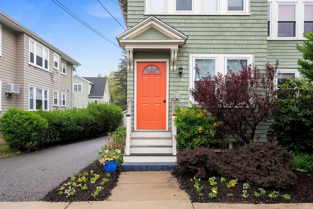 52 Metropolitan Ave 3