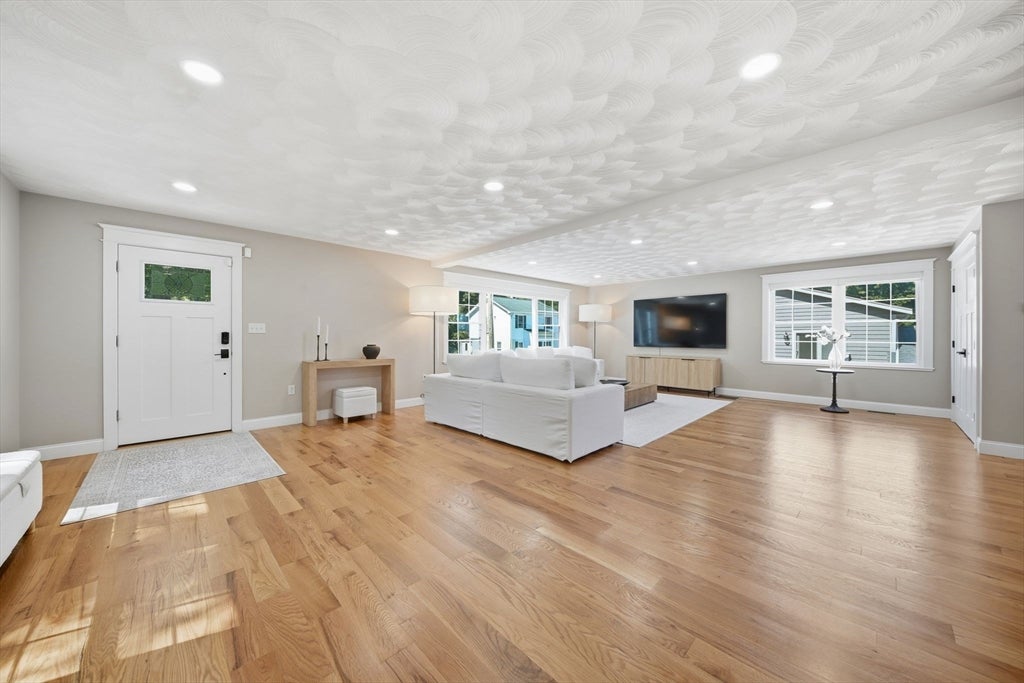 25 Margate Ave, Saugus, MA, 25 Margate Ave, Saugus, MA Photo #11