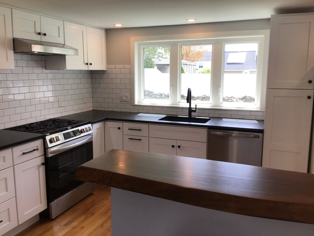 32 Hills St, Randolph, MA Photo #13