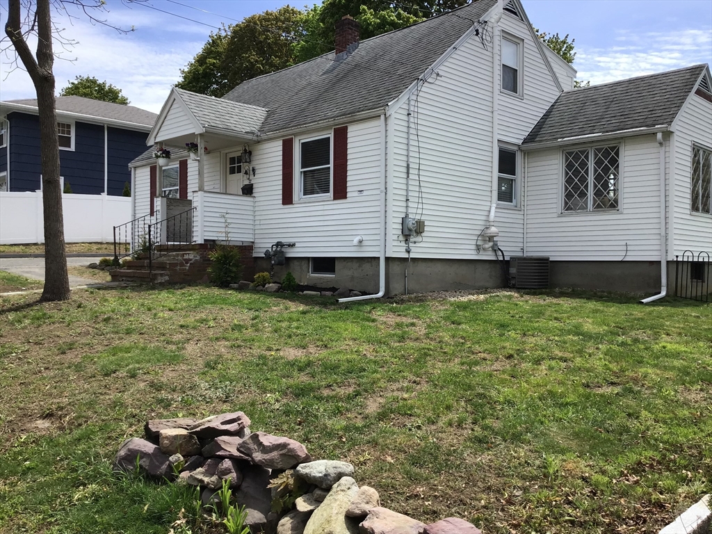32 Hills St, Randolph, MA Photo #3