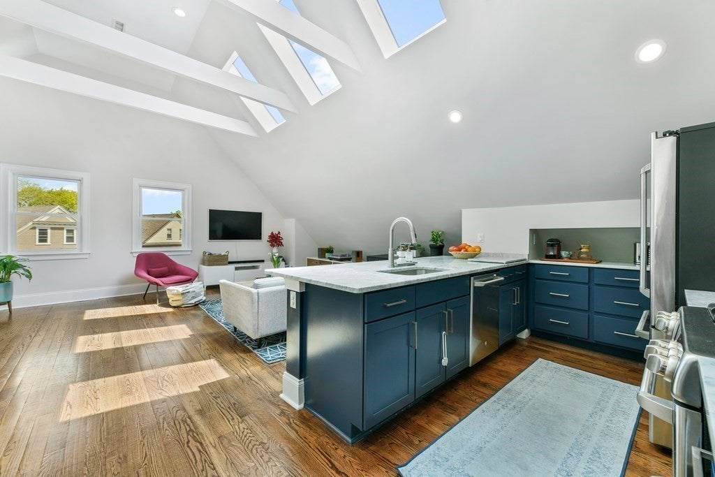 37 Oakview Ter #3, Boston, MA Photo #2