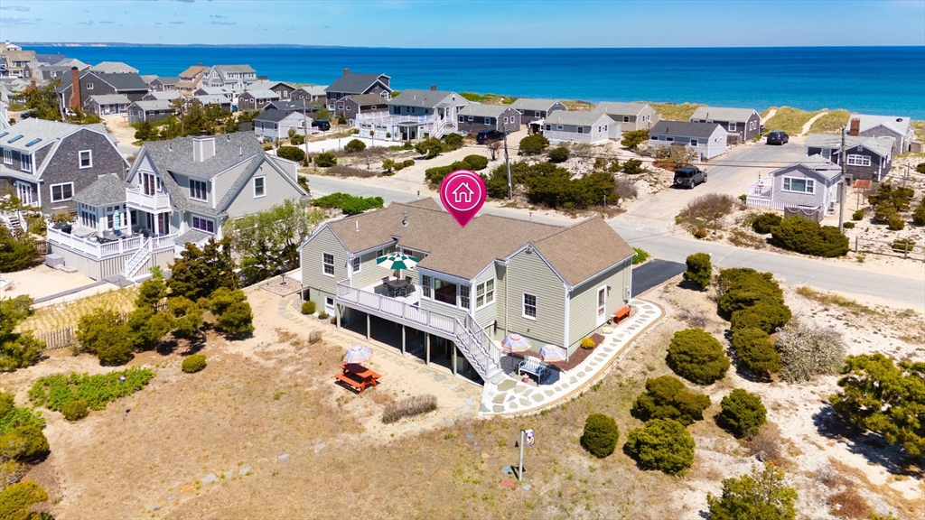 208 North Shore