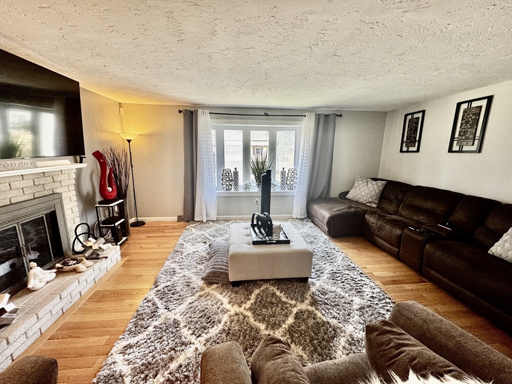 65 Lheureux Cir