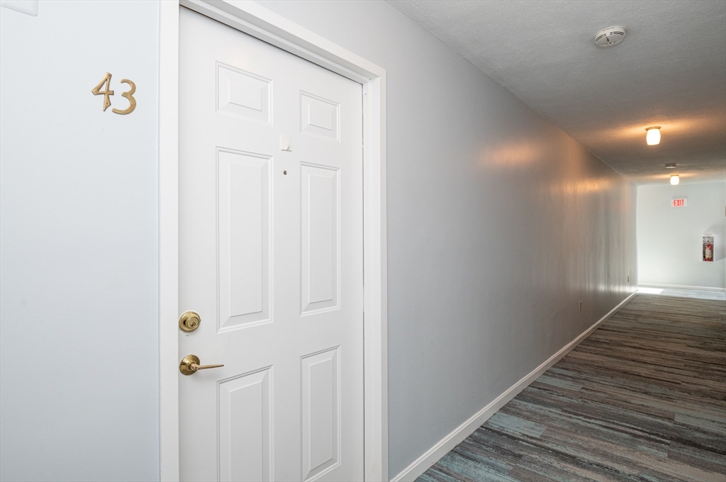 400 Colonial Dr 43