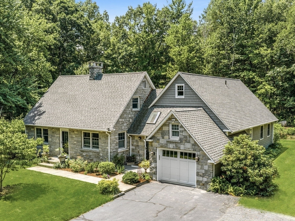 33 Rattle Hill Rd