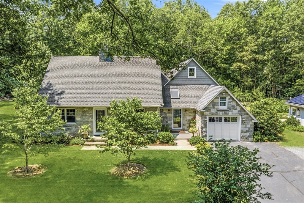 33 Rattle Hill Rd