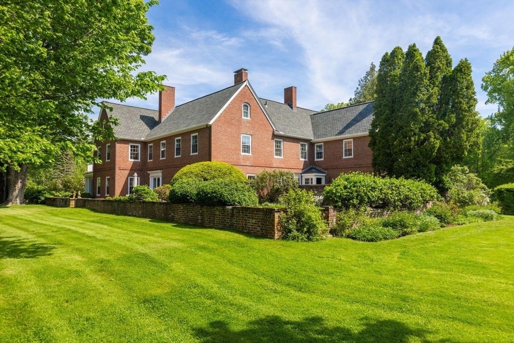 82 River Rd