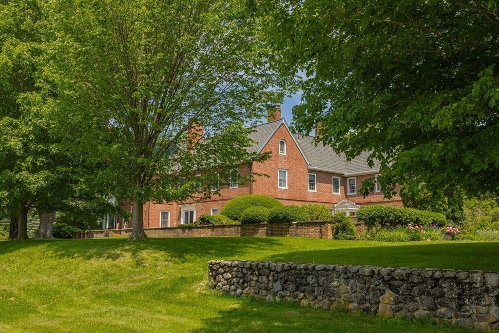 82 River Rd