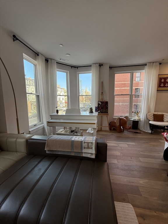 566 Columbus Ave 211