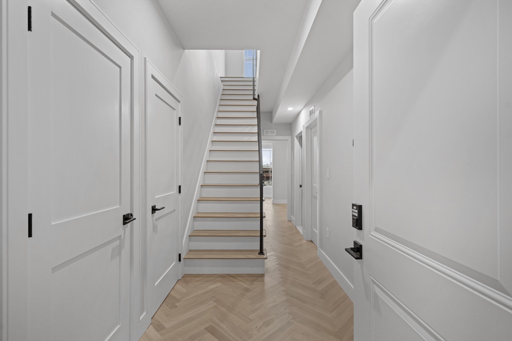 106 Moore 204