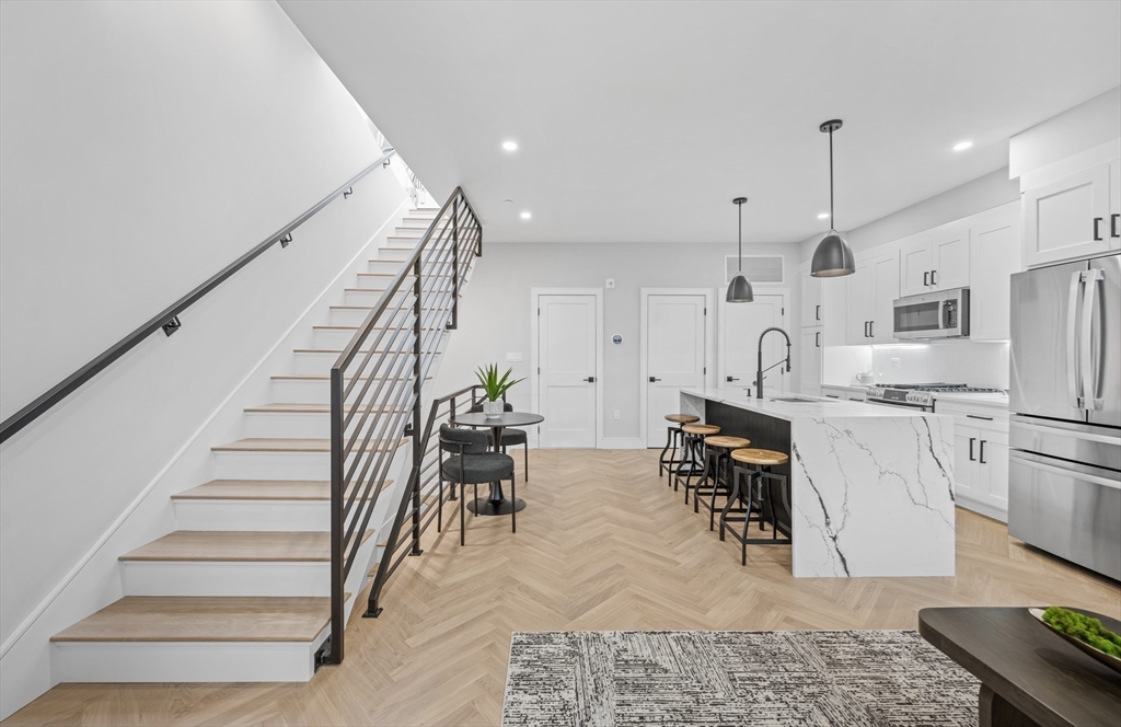 106 Moore 204