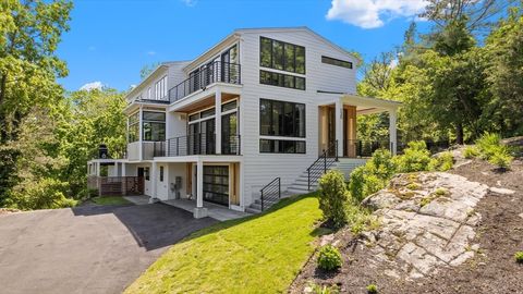 135 Beach St Cohasset MA 02025