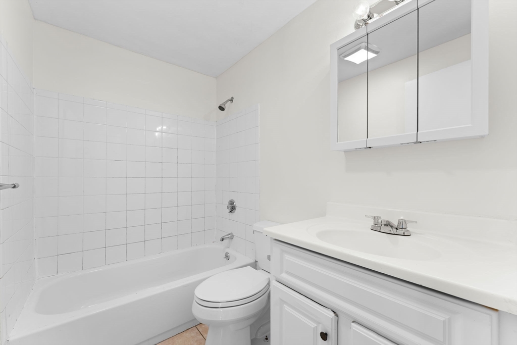 35 Eagle Ave #7, Brockton, MA Photo #5