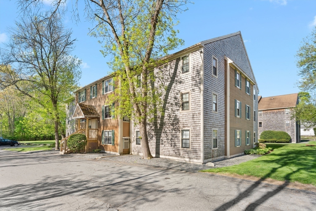 35 Eagle Ave #7, Brockton, MA Photo #17