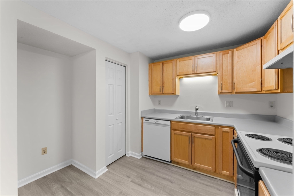 35 Eagle Ave #7, Brockton, MA Photo #11