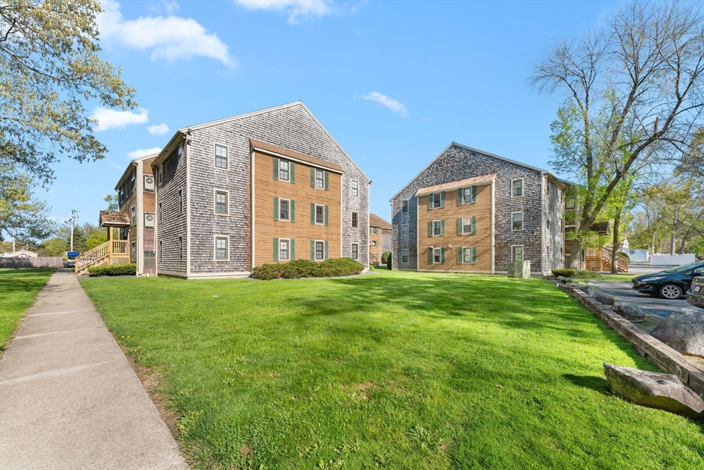 35 Eagle Ave #7, Brockton, MA Photo #3