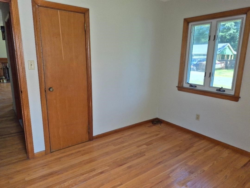 39 Higher St, Ludlow, MA Photo #13