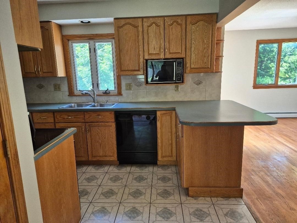 39 Higher St, Ludlow, MA Photo #7