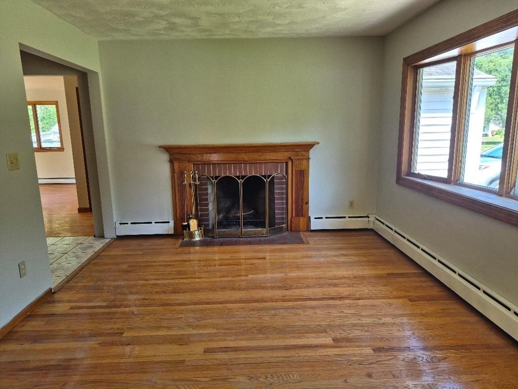 39 Higher St, Ludlow, MA Photo #9