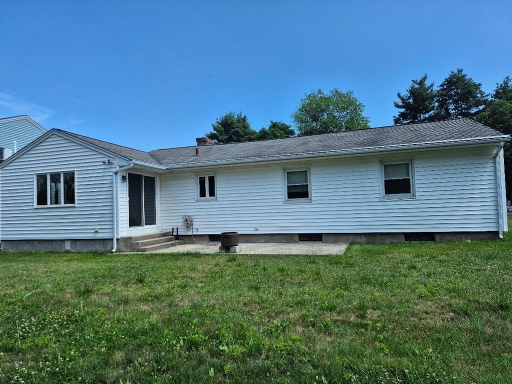 39 Higher St, Ludlow, MA Photo #3